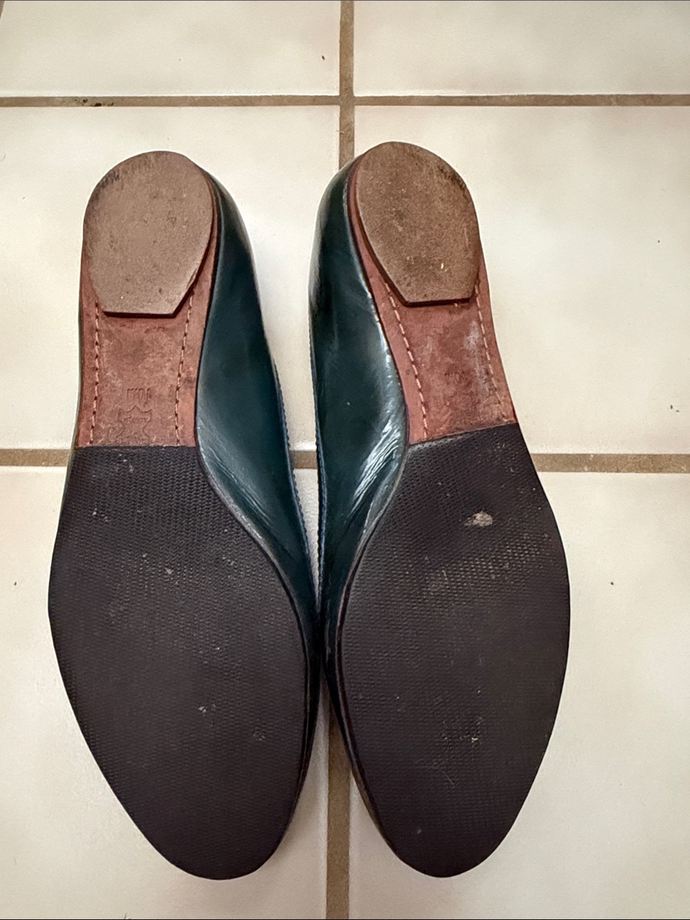 Tory Burch Black Leather Ballet Flats with Fox Motif - Picture 4 of 4